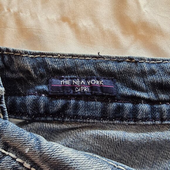 Vigoss  The New York Capri Jeans Size  16 stretch  Length  Inseam 27" - Picture 4 of 7